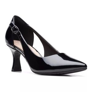 NIB Clarks Kataleyna Rae Black Patent Leather Heels